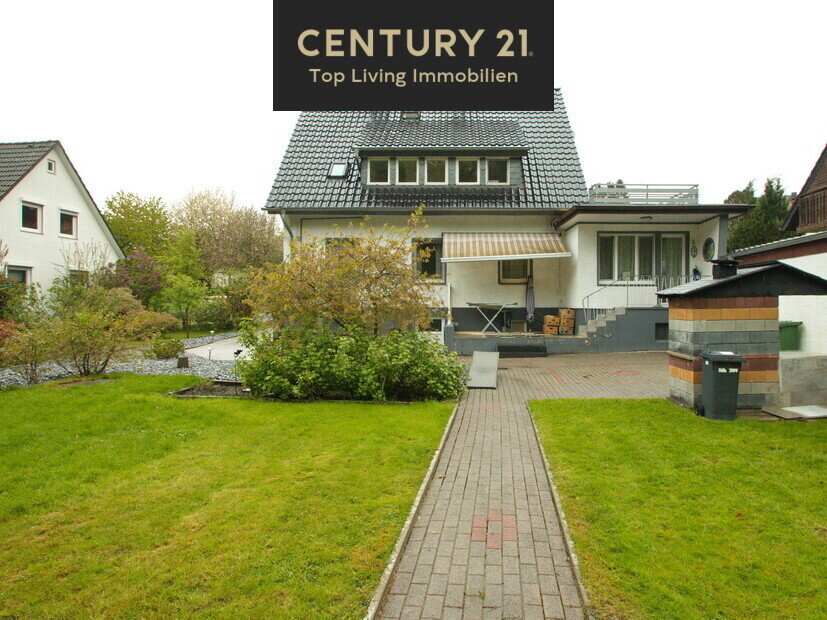 Einfamilienhaus zum Kauf 330.000 € 9 Zimmer 170 m²<br/>Wohnfläche 911 m²<br/>Grundstück Detmold - Kernstadt Detmold 32756