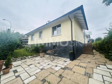 Einfamilienhaus zum Kauf 8 Zimmer 275 m² 670 m² Grundstück Klein-Karben Karben 61184