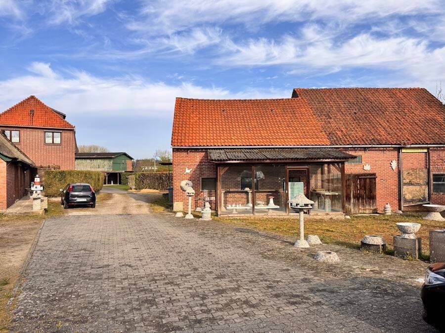 Baugrundstück für ein Mehrfamilienhaus zzgl. Gewerbeanteil