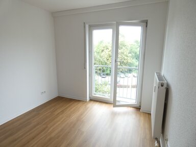 Wohnung zur Miete 356 € 1 Zimmer 32,3 m² 2. Geschoss frei ab 01.05.2025 Wolfgang-Heinze-Str. 55 Connewitz Leipzig 04277