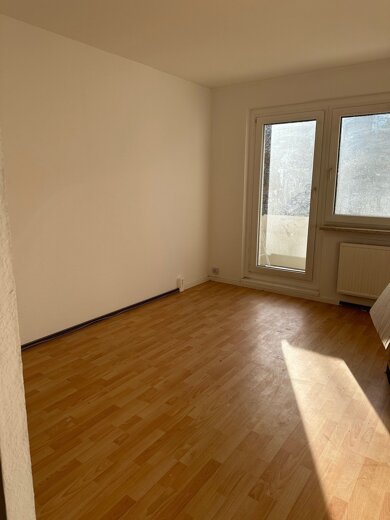 Wohnung zur Miete 280 € 3 Zimmer 56,1 m² 3. Geschoss frei ab sofort Schulstr. 10 Thurm Mülsen 08132