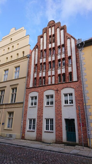 Mehrfamilienhaus zum Kauf als Kapitalanlage geeignet 796.000 € 17 Zimmer 301 m² 278 m² Grundstück Altstadt Stralsund 18439