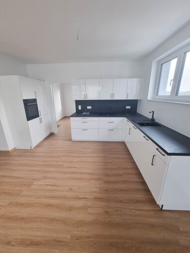 Wohnung zur Miete 1.020 € 3 Zimmer 89 m² 2. Geschoss Dörfles-Esbach 96487