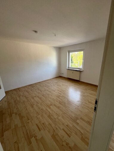 Wohnung zur Miete 275 € 2 Zimmer 47 m² 3. Geschoss Elsterstraße 19 b Ortslage Ammendorf / Beesen Halle (Saale) 06132