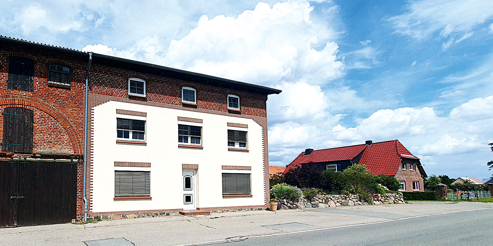 Mehrfamilienhaus zum Kauf 299.000 € 6 Zimmer 402 m²<br/>Wohnfläche 827 m²<br/>Grundstück Dorfstraße 72 Groß Wüstenfelde Groß Wüstenfelde 17168