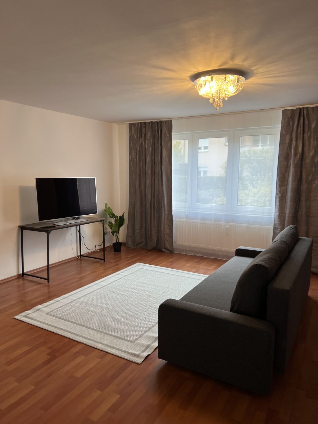 Wohnung zur Miete Wohnen auf Zeit 2.500 € 4 Zimmer 100 m²<br/>Wohnfläche 01.08.2024<br/>Verfügbarkeit Polkstraße Kriegshaber Augsburg 86156