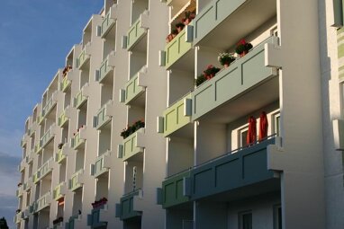 Wohnung zur Miete 351,68 € 3 Zimmer 67,6 m² 5. Geschoss Sankt-Josef-Straße 20g Marktbreite Magdeburg 39130