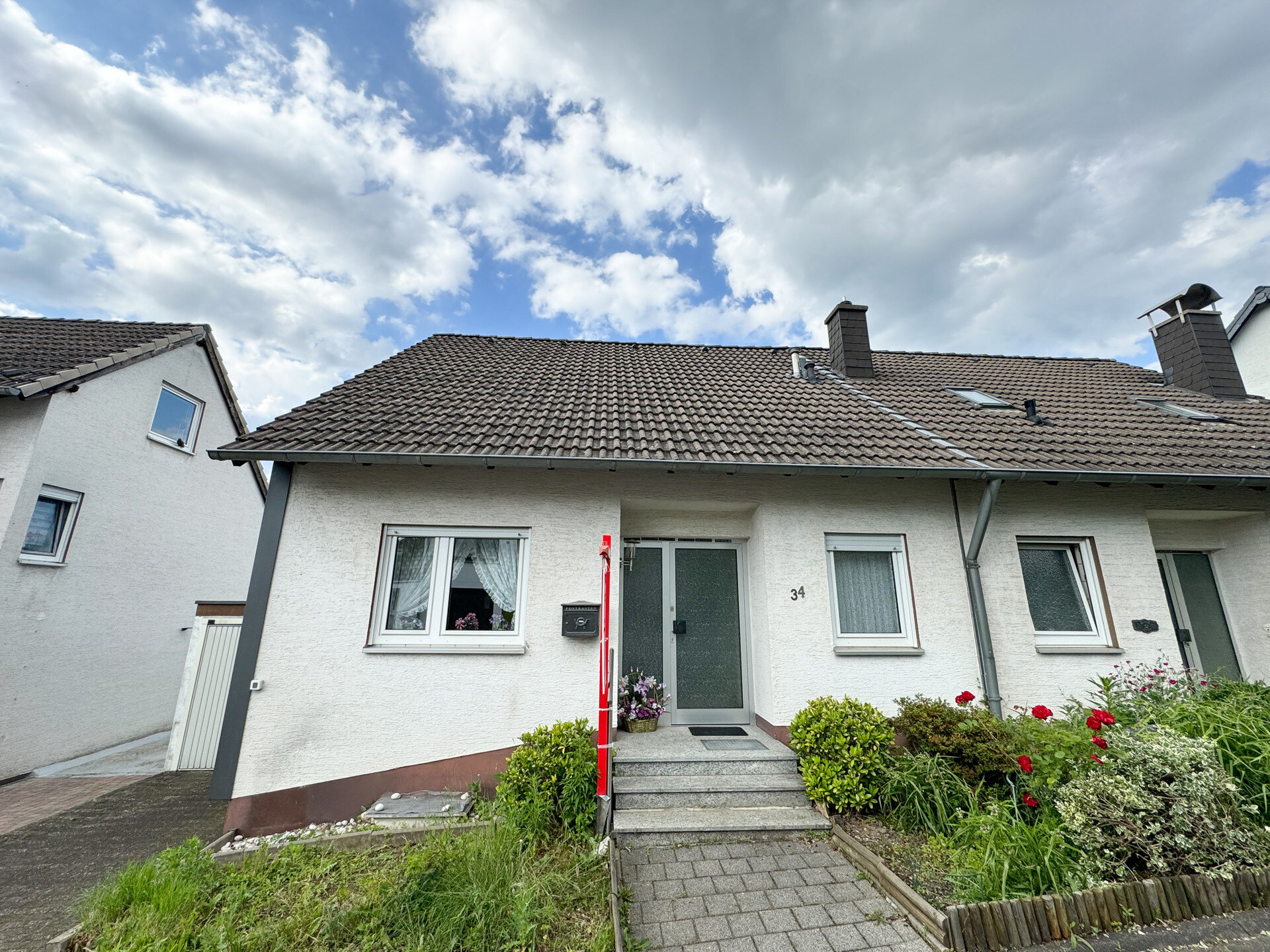 Doppelhaushälfte zum Kauf 359.000 € 4 Zimmer 150 m²<br/>Wohnfläche 312 m²<br/>Grundstück Weegen Lohmar 53797