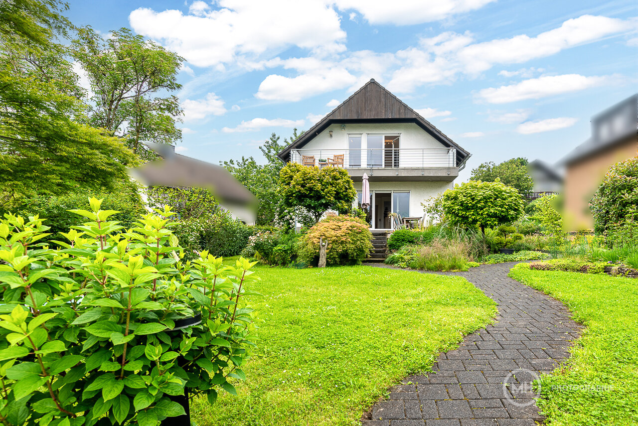 Einfamilienhaus zum Kauf 330.000 € 4 Zimmer 162 m²<br/>Wohnfläche 762 m²<br/>Grundstück Schöneshof Neunkirchen-Seelscheid 53819