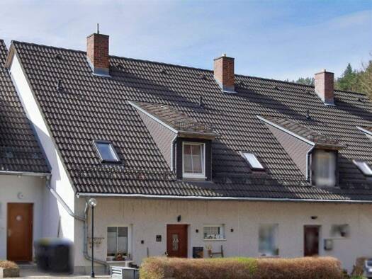 Reihenmittelhaus zum Kauf 177.000 € 6 Zimmer 131 m² 242 m² Grundstück Leutenberg 07338
