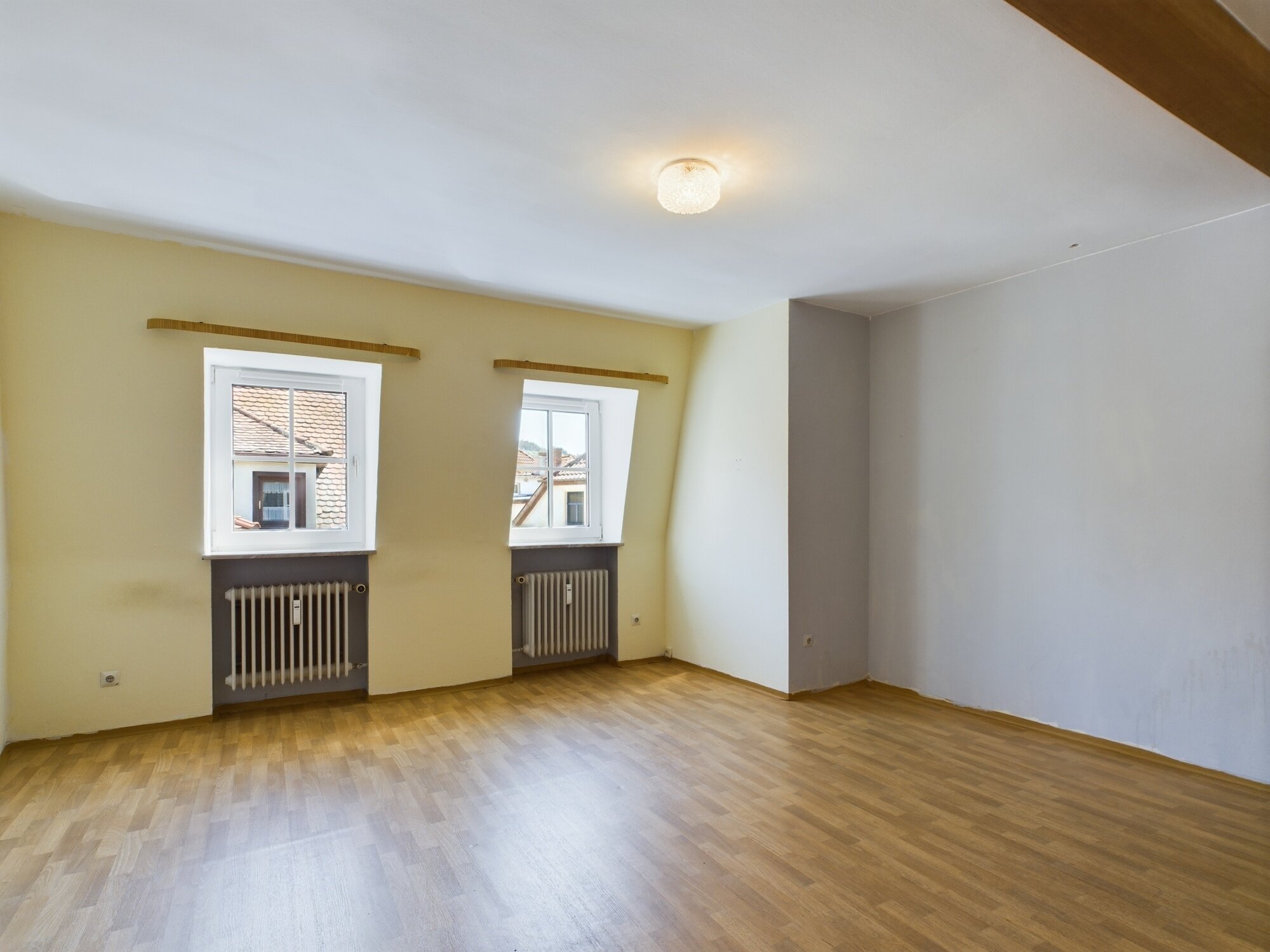 Wohnung zur Miete 210 € 1 Zimmer 27 m²<br/>Wohnfläche 2.<br/>Geschoss Stadtsteinach Stadsteinach 95346