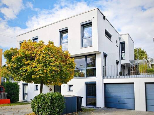 Doppelhaushälfte zum Kauf 797.000 € 5 Zimmer 130 m² 171 m² Grundstück frei ab 01.09.2026 Zuffenhausen Stuttgart 70437