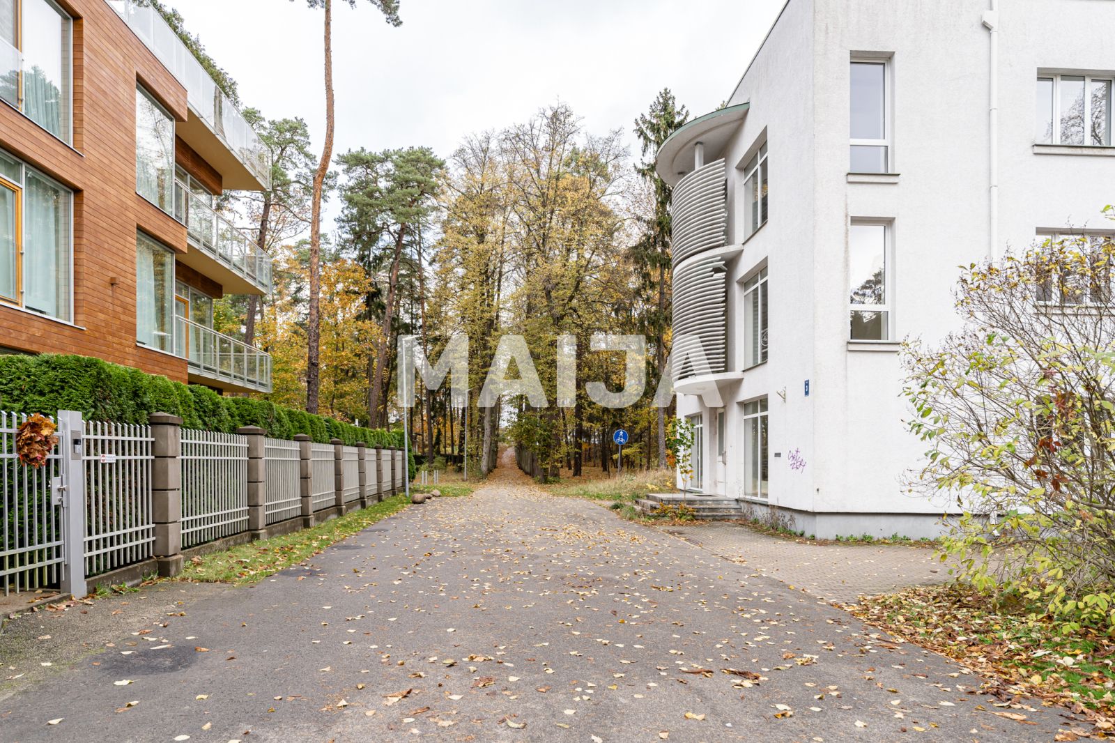 Studio zum Kauf 2.300.000 € 20 Zimmer 1.277 m²<br/>Wohnfläche 4.<br/>Geschoss 5.linija Bulduri Jurmala 2010