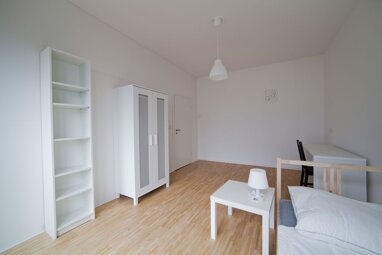 Wohnung zur Miete Wohnen auf Zeit 922 € 8 Zimmer 18 m² frei ab 05.08.2024 Erika-Mann-Straße 17 St. Vinzenz München 80636