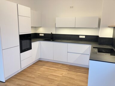 Wohnung zur Miete 1.550 € 3 Zimmer 111 m² 3. Geschoss frei ab sofort Am Runden Garten Bauernheim Friedberg 61169