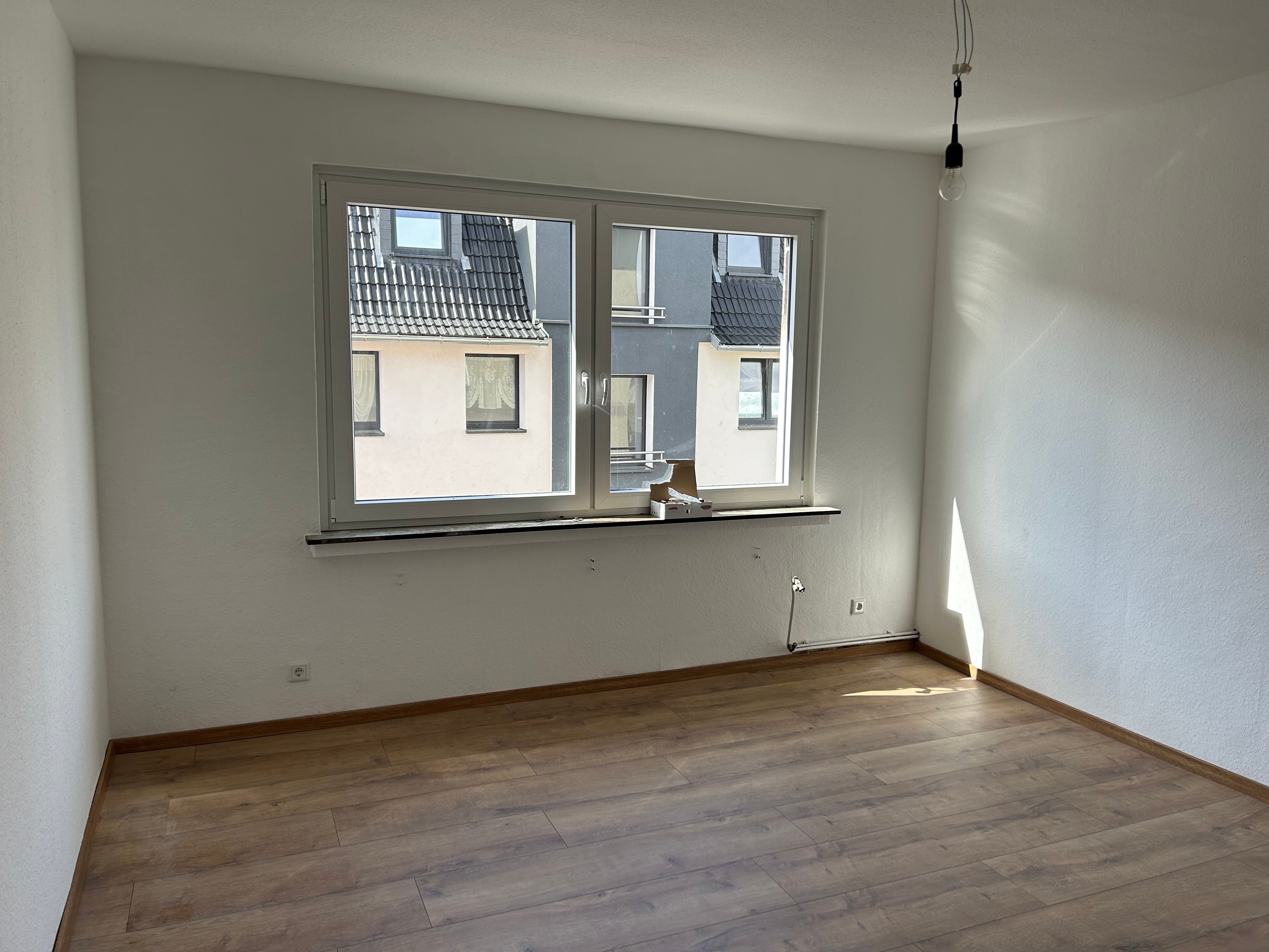 Wohnung zur Miete 385 € 2 Zimmer 57 m²<br/>Wohnfläche 3. Stock<br/>Geschoss Ab sofort<br/>Verfügbarkeit Ottilienstr. 68 Lirich - Süd Oberhausen 46049