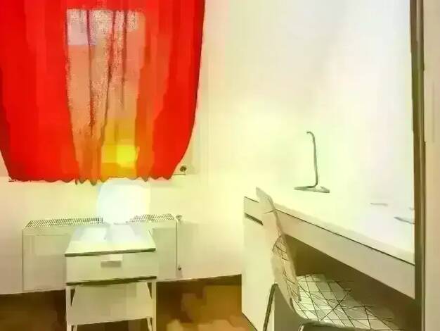 WG-Zimmer zur Miete Wohnen auf Zeit 350 € 10 m² 4. Geschoss frei ab 31.12.2025 Elbestraße 00 HH 4.OG Bahnhofsviertel Frankfurt am Main 60329