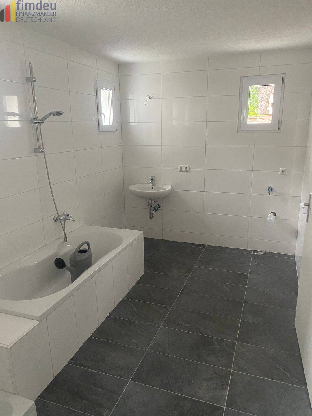 Ohne Courtage:TOP saniertes Mehrfamilienhaus ca 40.000€ Rendite