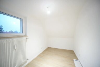 Wohnung zum Kauf provisionsfrei 114.000 € 4 Zimmer 65 m² frei ab sofort Damaschkestraße 15 Frauenland Würzburg 97074