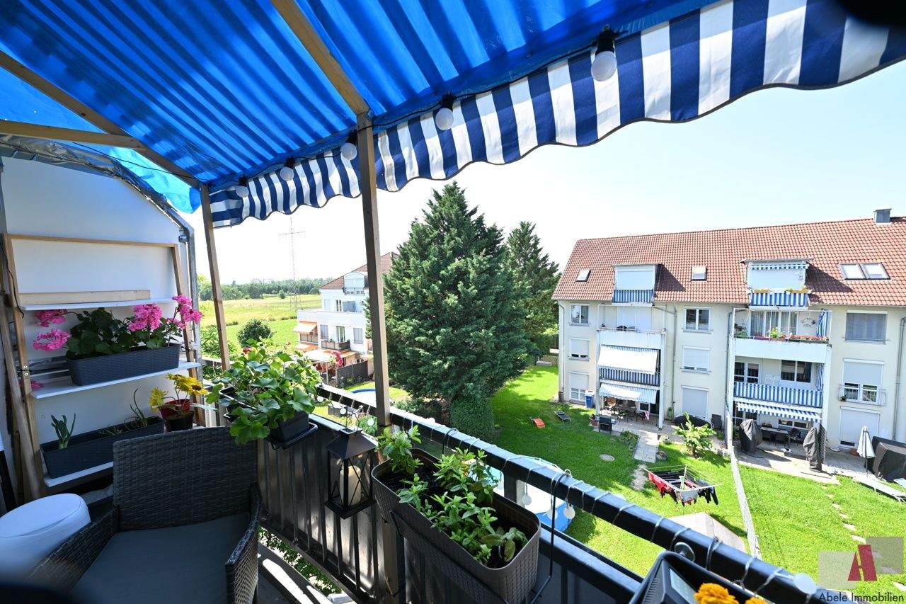 Großzügige 4-Zimmer-DG-Wohnung in Haltingen