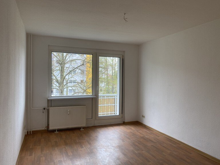 Wohnung zur Miete 301 € 3 Zimmer 60,2 m²<br/>Wohnfläche 3. Stock<br/>Geschoss Albert-Einstein-Str. 12 Oschersleben Oschersleben 39387