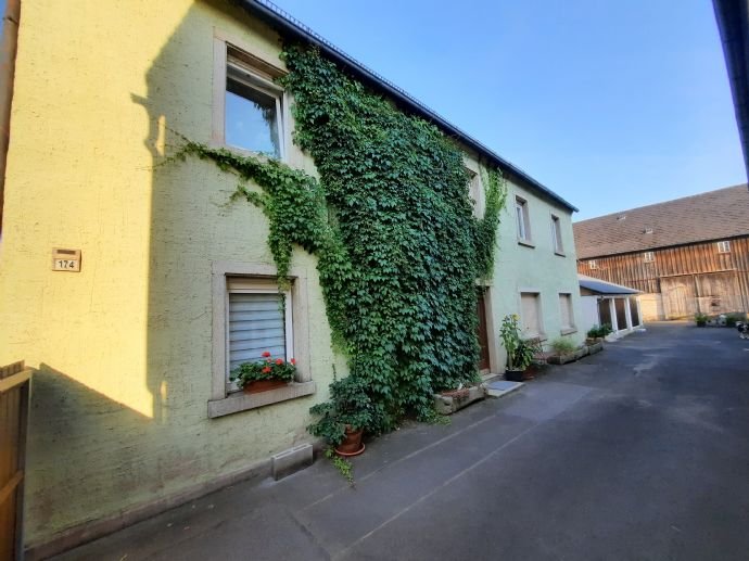 Bauernhaus zum Kauf 329.000 € 300 m²<br/>Wohnfläche 805 m²<br/>Grundstück Holenbrunn Wunsiedel 95632