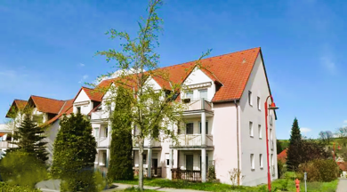 Wohnung zum Kauf als Kapitalanlage geeignet 85.000 € 2 Zimmer 61,3 m² Bergstrasse 3 Bernsdorf Bernsdorf 09337