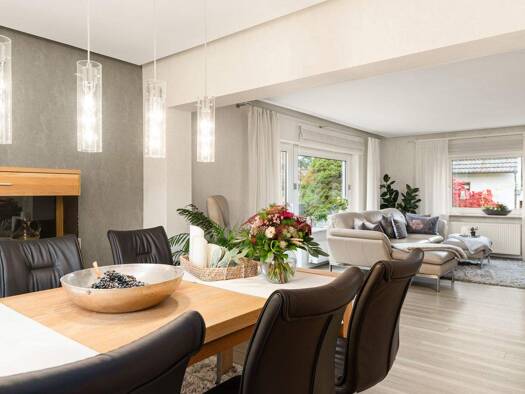 Einfamilienhaus zum Kauf 11 Zimmer 294 m² 820 m² Grundstück Immichenhain Ottrau 34633