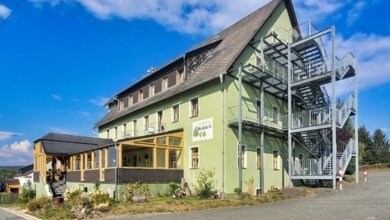 Immobilie zum Kauf 650.000 € 21 Zimmer 503 m² 2.540 m² Grundstück Erlbach Markneukirchen 08258