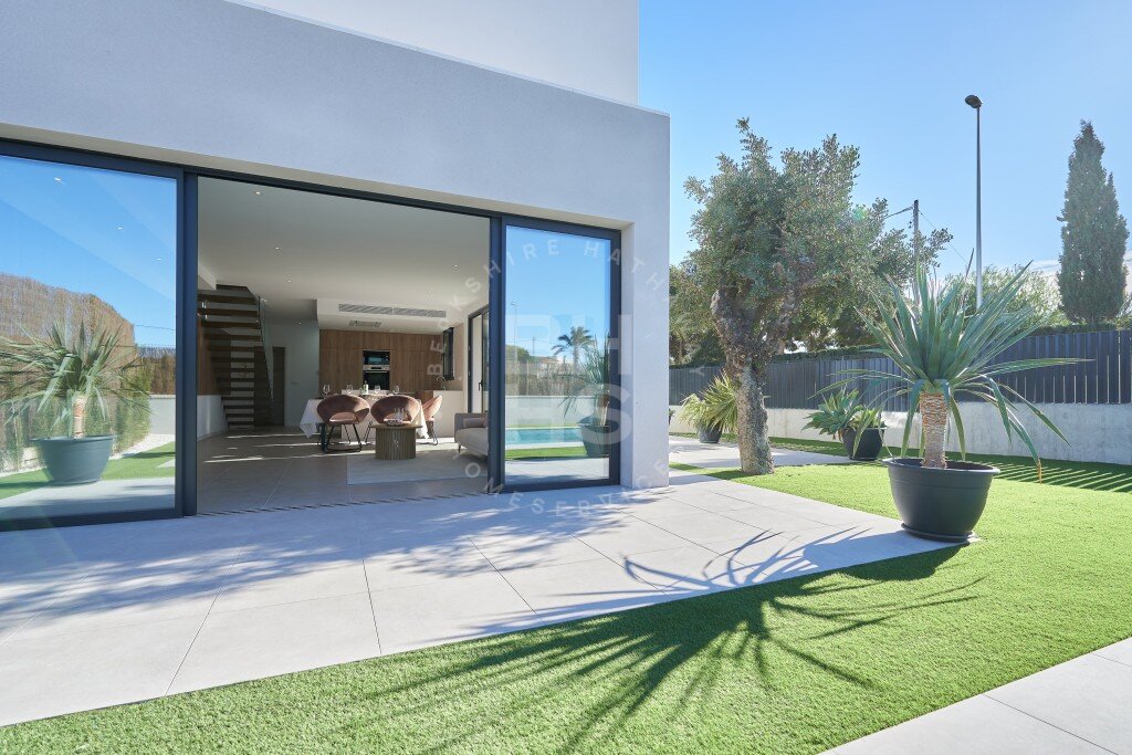 Villa zum Kauf 845.000 € 201 m²<br/>Wohnfläche 372 m²<br/>Grundstück Alicante 03