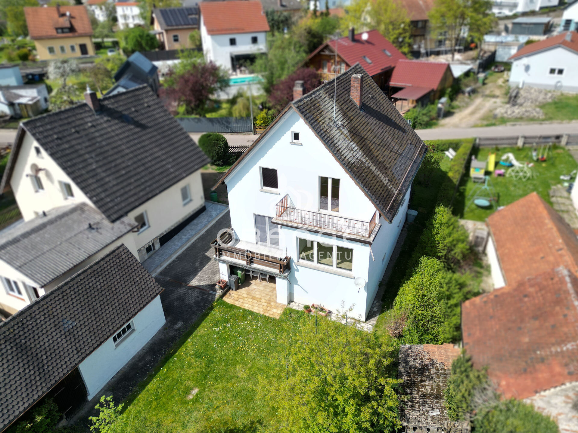 Einfamilienhaus zum Kauf 349.000 € 5 Zimmer 130 m²<br/>Wohnfläche 1.075 m²<br/>Grundstück Leonberg Maxhütte-Haidhof 93142