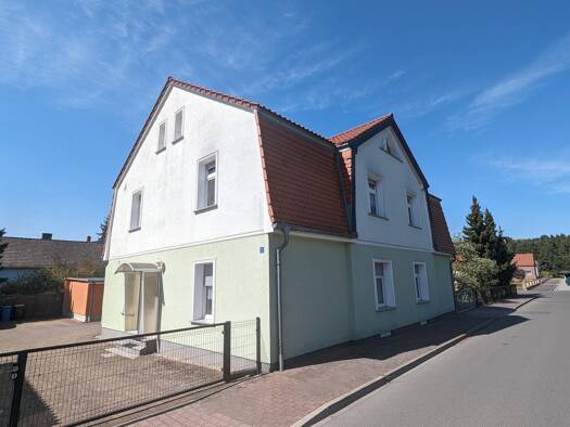 Mehrfamilienhaus zum Kauf als Kapitalanlage geeignet 9 Zimmer 415 m² 879 m² Grundstück Weißwasser 02943