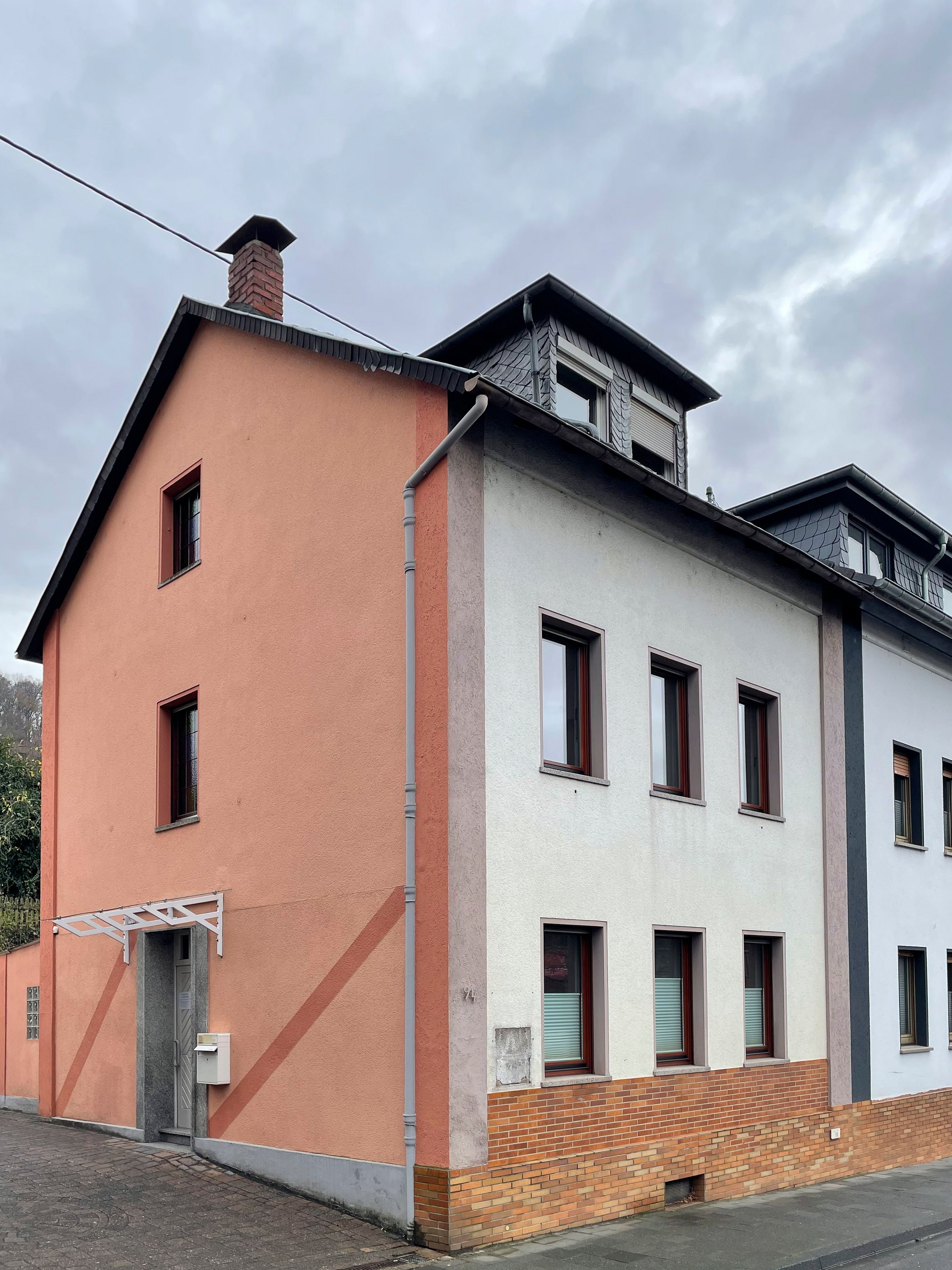 Doppelhaushälfte zum Kauf 219.000 € 8 Zimmer 167 m²<br/>Wohnfläche 187 m²<br/>Grundstück Linz Linz am Rhein 53545
