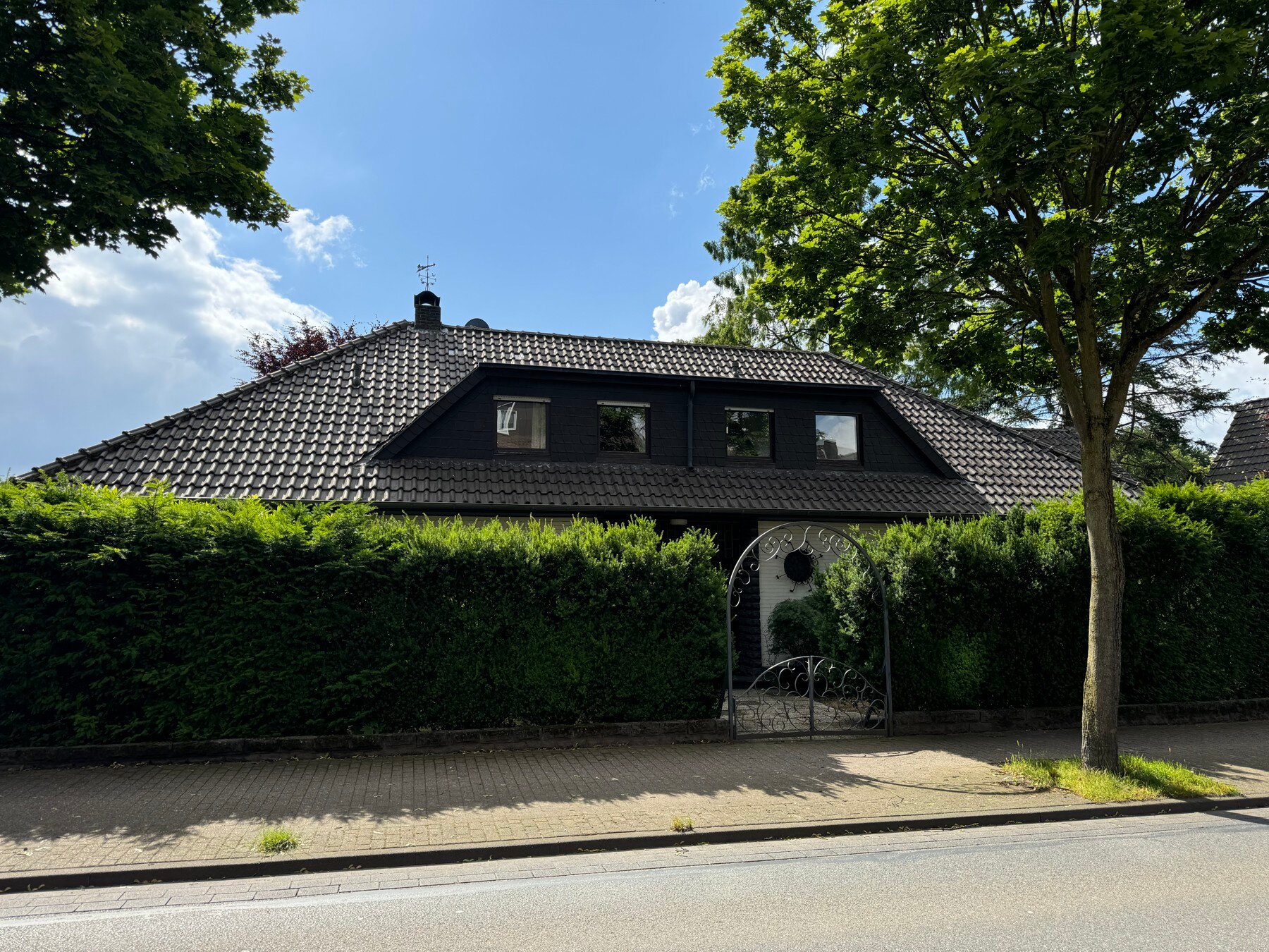 Freistehendes 1-2 Familienhaus in 41334 Nettetal-Kaldenkirchen * Wohnen + Arbeiten unter einem Dach!