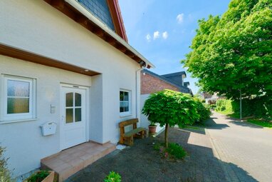 Doppelhaushälfte zum Kauf Provisionsfrei 347.000 € 4 Zimmer 135 m² 252 m² Grundstück frei ab sofort Oberbachem Wachtberg 53343