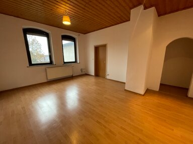 Wohnung zur Miete 680 € 4 Zimmer 92 m² frei ab sofort Neustadt Neustadt bei Coburg 96465