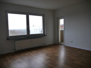 Wohnung zur Miete 689 € 3 Zimmer 64,4 m² 8. Geschoss frei ab 14.02.2025 John-F.-Kennedy-Str. 11 Großauheim Hanau 63457