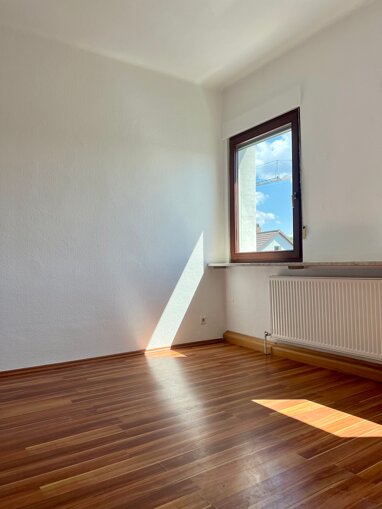 Wohnung zur Miete 550 € 3 Zimmer 75 m² 2. Geschoss frei ab sofort Bogenstraße 3 Zirndorf Zirndorf 90513