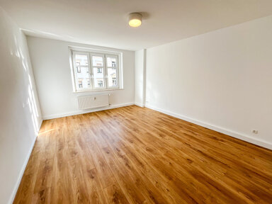 Wohnung zur Miete 695 € 2 Zimmer 64 m² 2. Geschoss frei ab sofort Zwickauer Straße 168 Plauen (Müllerbrunnenstr.) Dresden 01187