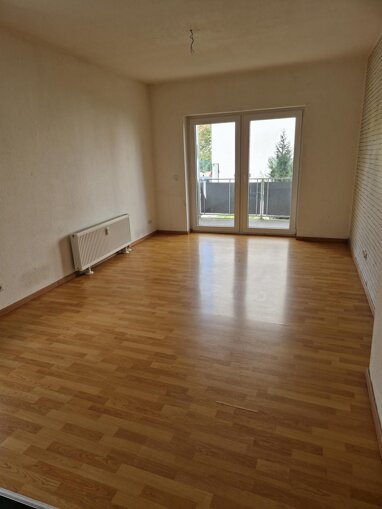 Wohnung zur Miete 300 € 2 Zimmer 57 m² Beuditzstraße 39 Weißenfels Weißenfels 06667