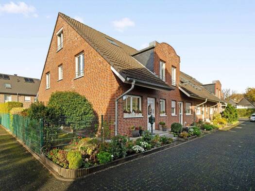 Reihenendhaus zum Kauf 585.000 € 4 Zimmer 121 m² 180 m² Grundstück frei ab 01.07.2026 Reusrath Langenfeld 40764