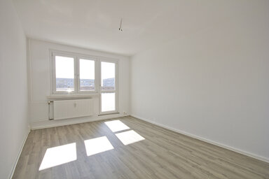 Wohnung zur Miete 287 € 3 Zimmer 59,7 m² 3. Geschoss August-Lamprecht-Str. 9 Silberhöhe Halle (Saale) 06132