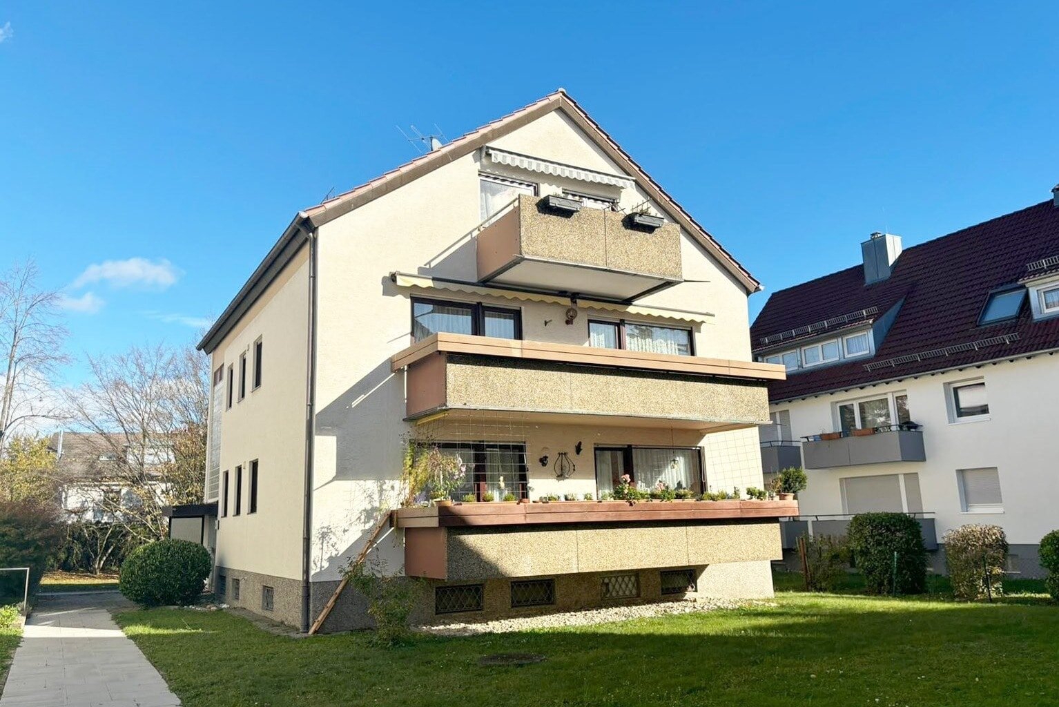 Wohnung zum Kauf 398.000 € 3,5 Zimmer 93 m²<br/>Wohnfläche 1. Stock<br/>Geschoss Ab sofort<br/>Verfügbarkeit Stammheim - Mitte Stuttgart 70439