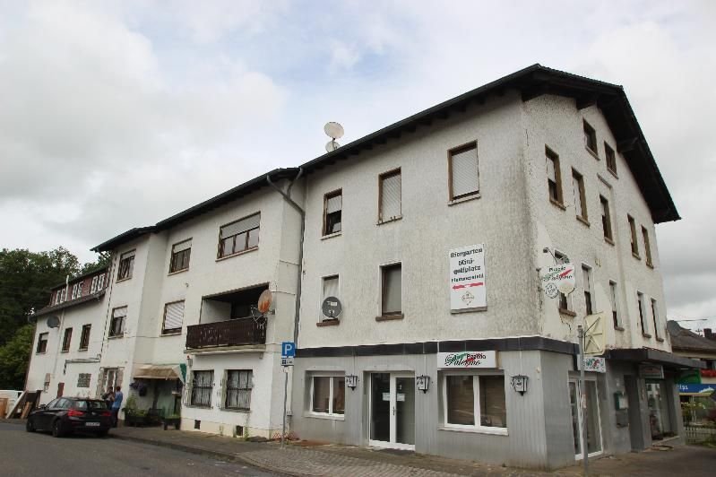 Wohn- und Geschäftshaus zum Kauf als Kapitalanlage geeignet 680.000 € 35 Zimmer 960 m²<br/>Fläche 2.249 m²<br/>Grundstück Flammersfeld 57632