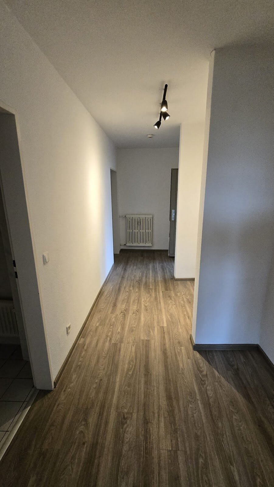 Wohnung zur Miete 409 € 2 Zimmer 63,6 m²<br/>Wohnfläche 2. Stock<br/>Geschoss Römerstr. 5 Wanheim - Angerhausen Duisburg 47249