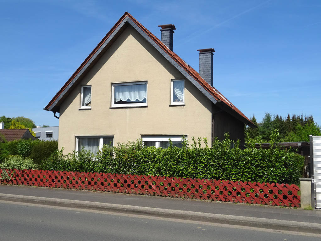 Mehrgenerationenhaus mit viel Potential auf großem Grundstück in guter, zentraler Stadtteil-Lage