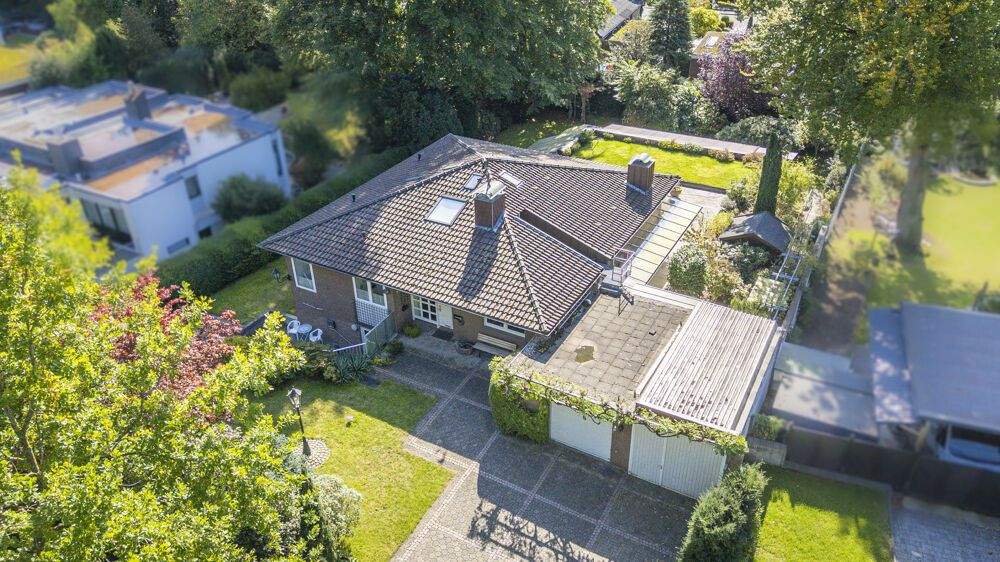 Architektenhaus mit Einliegerwohnung, Garage und Schwimmbad in top Wohnlage in Ems- und Waldnähe!