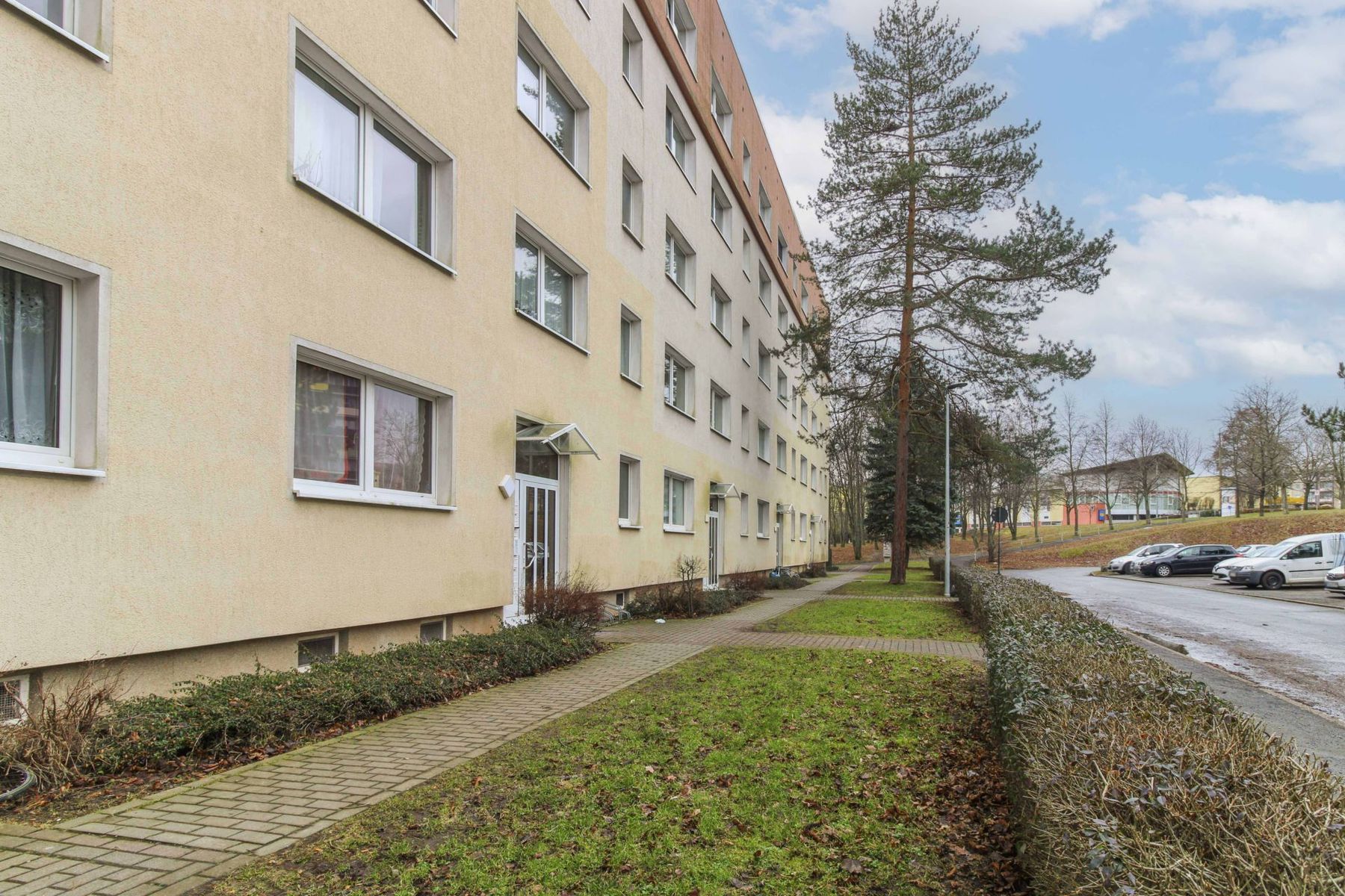 Wohnung zum Kauf 49.000 € 2 Zimmer 42,1 m²<br/>Wohnfläche Erdgeschoss<br/>Geschoss West Gotha 99867