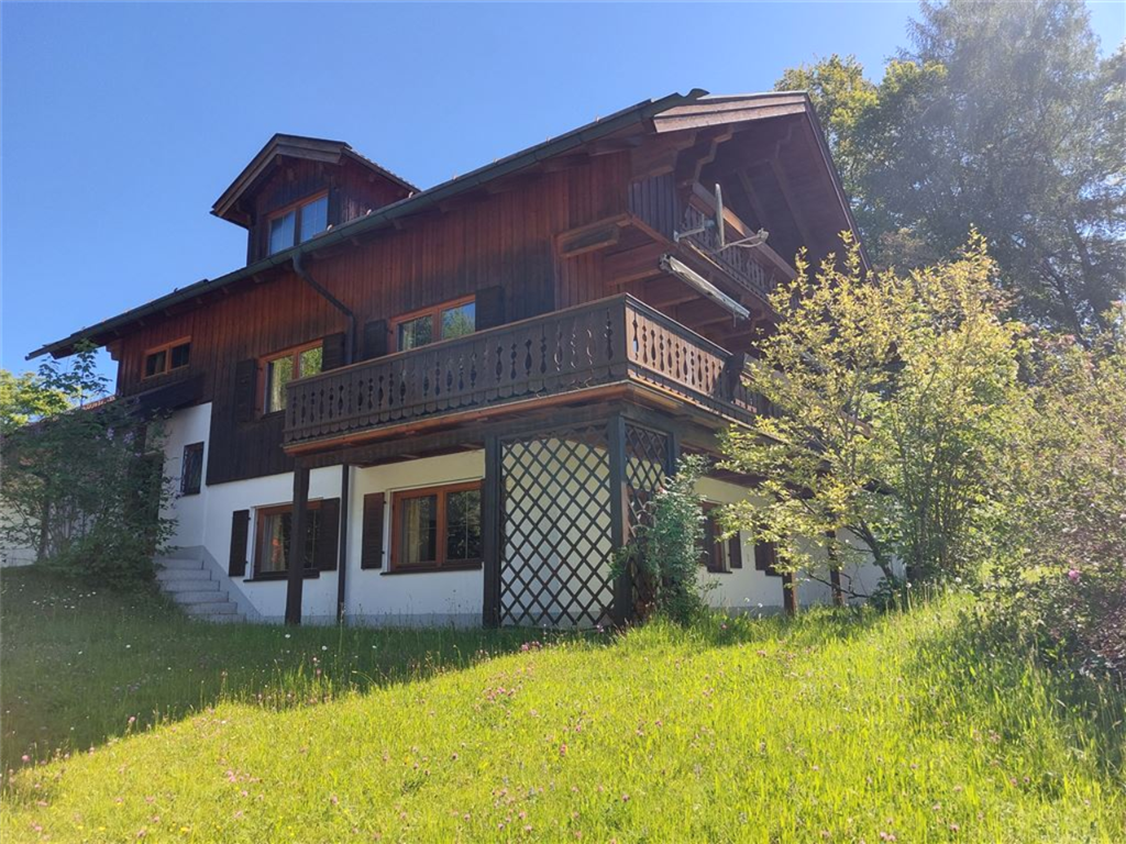 Haus zum Kauf 429.000 € 9,5 Zimmer 188,7 m²<br/>Wohnfläche 1.055 m²<br/>Grundstück Blachendorf Drachselsried 94256