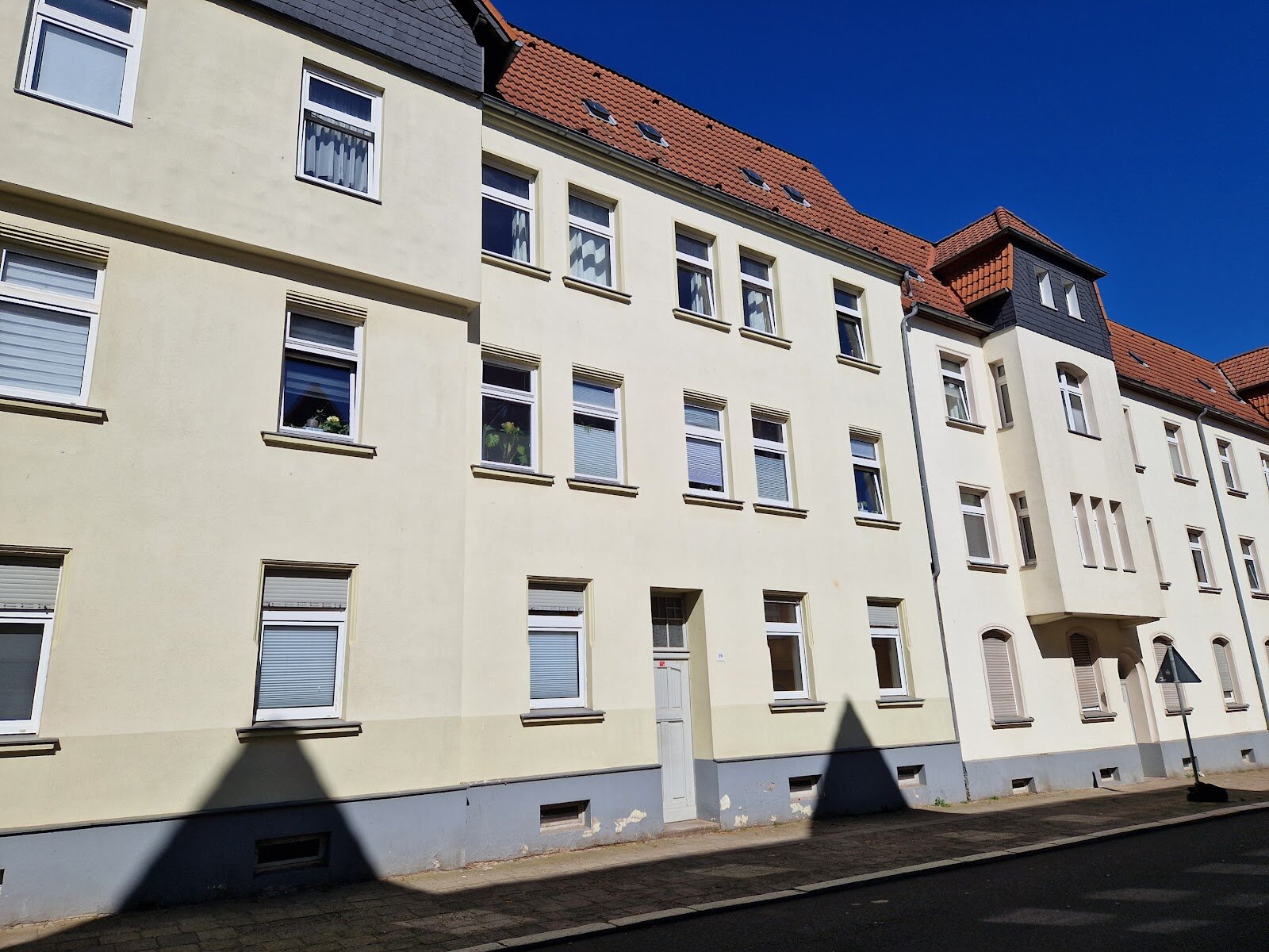 Wohnung zur Miete 299 € 2 Zimmer 43 m²<br/>Wohnfläche 1.<br/>Geschoss Otto-Richter-Str. 39 Otto-Richter-Straße Magdeburg 39116